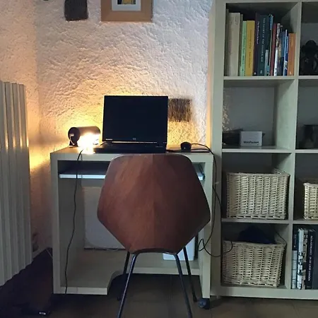 Holiday Living Like A Local * マンデッロ・デル・ラーリオ